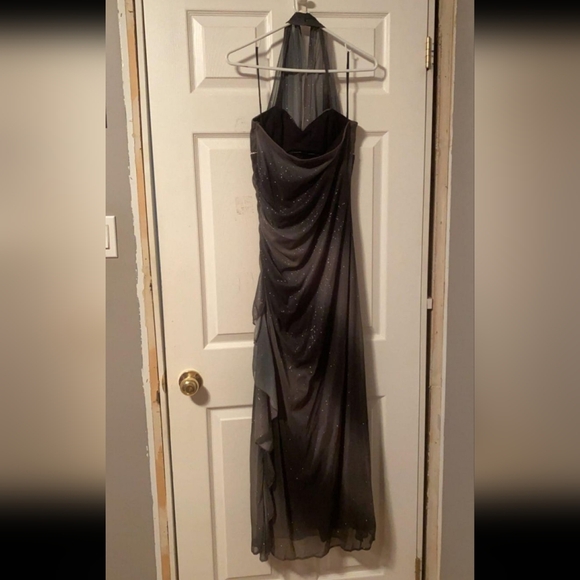 Formal Dress - Picture 2 of 6